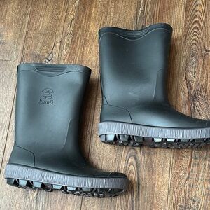 Kamik Kids Black Waterproof Rain Boots - size 4 - NWOT